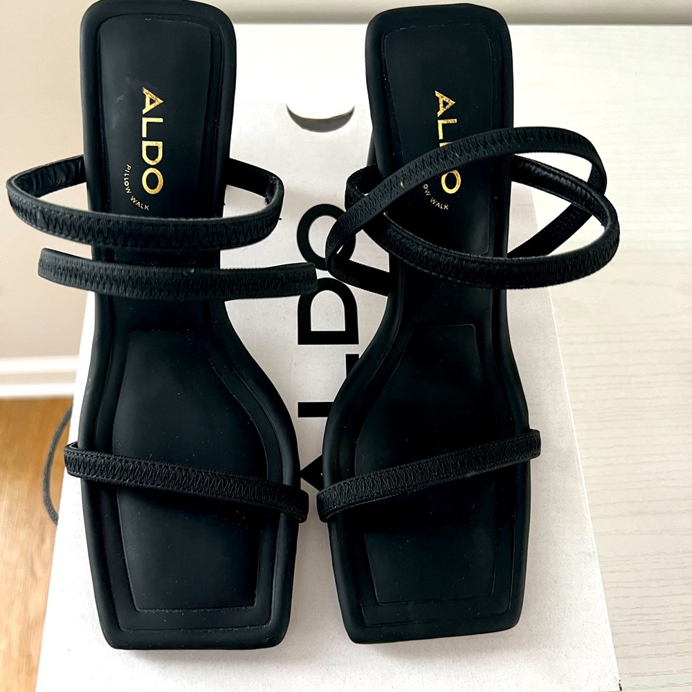 Black Strappy ALDO Heel 6.5 (NEVER WORN)